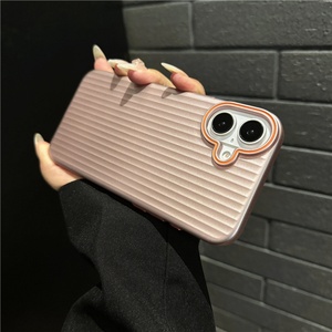 Funda para Teléfono con Diseño Metálico y Rayas Corrugadas para iPhone 12 13 14 15 16 Pro Max, Acabado Mate, Estilo Maleta - Product Image 4