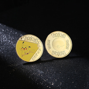 Pièce de monnaie numismatique ronde de 4 cm en émail <span class=keywords><strong>or</strong></span> <span class=keywords><strong>et</strong></span> <span class=keywords><strong>argent</strong></span>, motif Pokémon Pikachu <span class=keywords><strong>et</strong></span> Eevee, mignonne, en stock OEM, 1 pièce par emballage en sac OPP sous coque plastique - Product Image 5