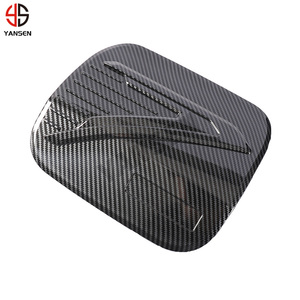 Tapa de tanque de combustible de fibra de carbono, pegatina de cubierta embellecedora para Toyota Corolla Cross 2021 - Product Image 6