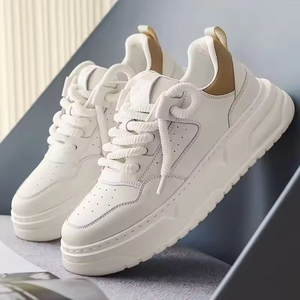 Zapatos blancos de alta calidad para hombre, zapatillas de moda para mujer, con suela gruesa, estilo casual para caminar, zapatos cómodos para estudiantes. - Product Image 3