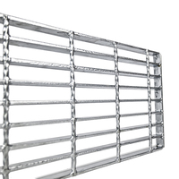 Plaque de marche d'escalator en acier galvanisé ISO9001, matériaux de construction métalliques, grille en acier