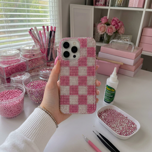 เคสโทรศัพท์ทำมือประดับคริสตัลน้ำหนักเบา ลายตารางหมากรุกสีชมพู งานปักฝีมือประณีต ของขวัญธุรกิจสุดฮิตจาก NEHA ENTERPRISES - Product Image 1