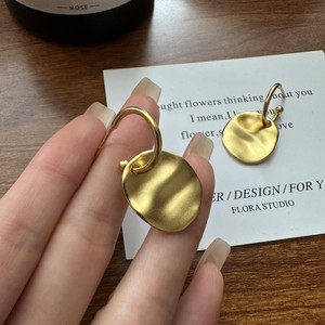 Pendientes de Plata de Ley S925 con Textura Arrugada Estilo Coreano, Joyería Minimalista de Moda Coreana para Influencers, Venta al por Mayor - Product Image 4