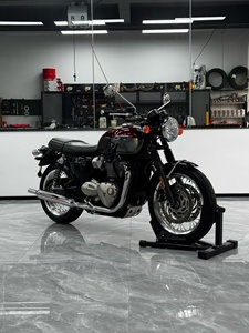 Moto d'occasion de marque rétro modèle T120 gris et rouge, 10300 km, année 2021, marque Enjoy, design emblématique - Product Image 1
