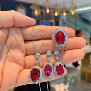 Joyería de Moda de Alta Calidad, Ecológica, de Cobre, Minimalista, con Zirconia Roja Ovalada, Juego de Pendientes, Anillo y Collar, Tres Piezas para Boda - Product Image 1