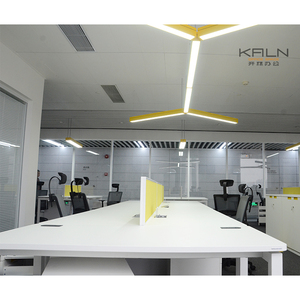 Station de travail de bureau à écran ouvert moderne vert de taille personnalisée, jambe de support réglable <span class=keywords><strong>en</strong></span> aluminium <span class=keywords><strong>pour</strong></span> la <span class=keywords><strong>cloison</strong></span> du centre d'appels du supermarché - Product Image 6