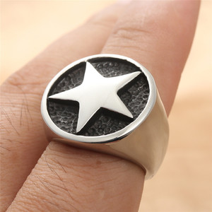 Anillo de estrella de cinco puntas de acero de titanio para hombre, joyería informal de estilo punk plateada 213012 - Product Image 4