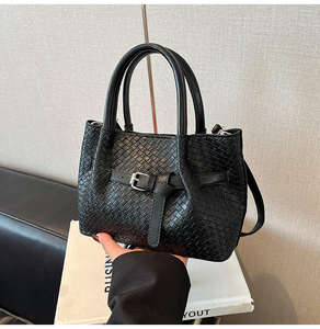 Producto en oferta: Bolso bandolera texturizado de gran capacidad para mujer, bolso tipo cubo multifuncional y moderno - Product Image 1