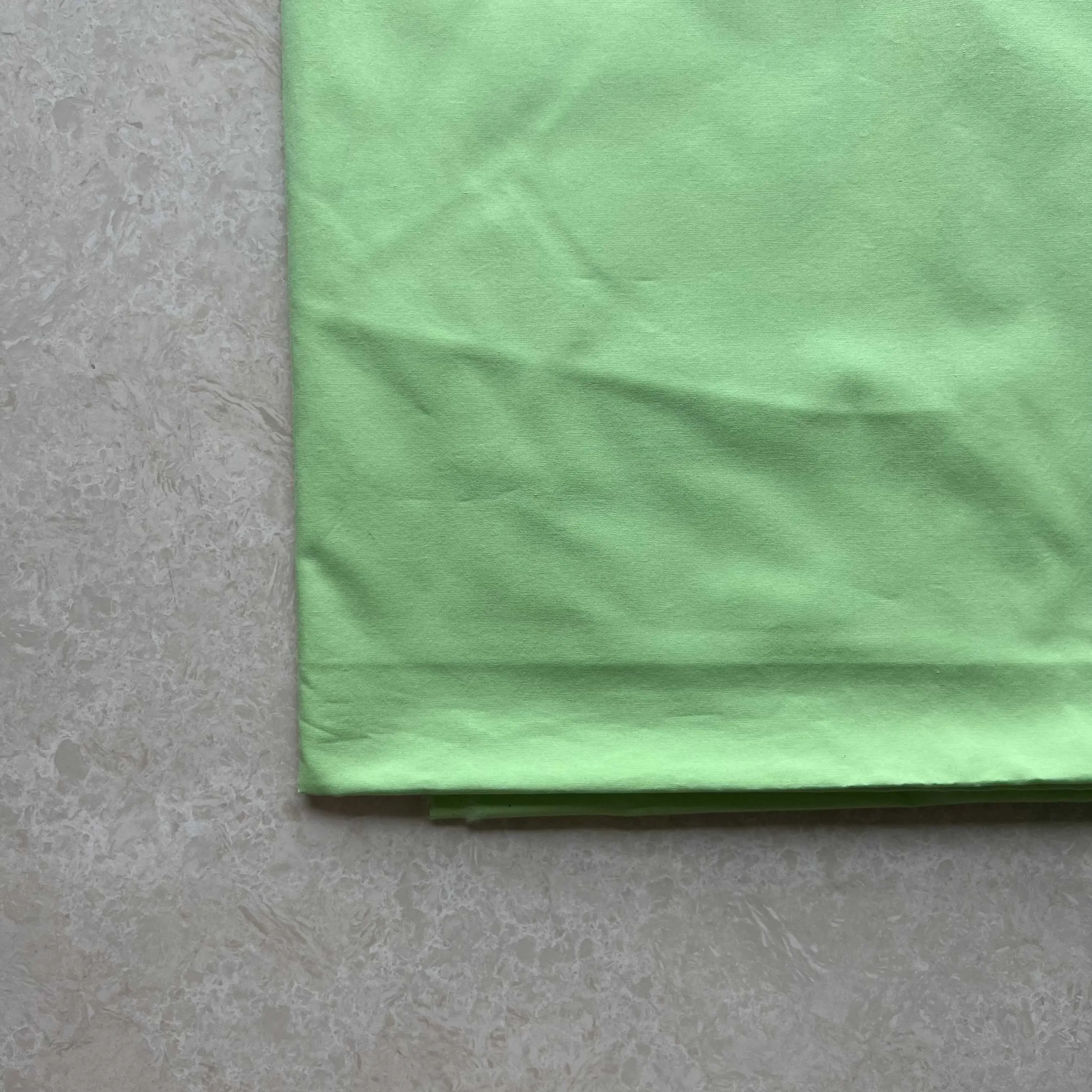 Rollo de tela de algodón orgánico 100 de popelina para camiseta, venta al por mayor, tejido a buen precio con estampado de libertad