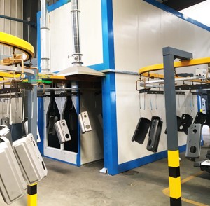 Dispositivos electrónicos Sistema automatizado de línea de recubrimiento en polvo con horno de curado en polvo y pistola de recubrimiento en polvo Fabricante superior de China - Product Image 3