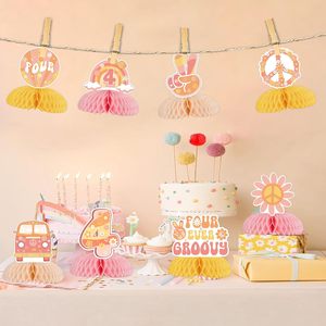Decorazioni per Compleanno 'Four Ever Groovy' per Ragazze, 8 Pezzi, Centrotavola a Nido d'Ape per 4° Compleanno, Decorazioni per Festa di Compleanno - Product Image 5