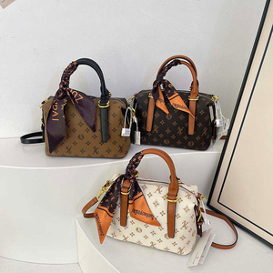 Nuevo Diseño, Bolso Bandolera Boston de Moda para Mujer, Alta Calidad, Popular, Patrón de Diamantes, Cierre de Cremallera, Correa Única - Product Image 1