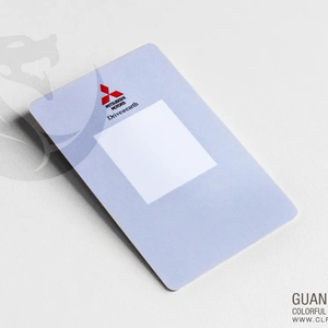 Cartes d'identité PVC Ntag216 CMYK imprimées numériquement pour employés, étudiants ou événements sportifs, avec trou perforé et cordon - Product Image 2