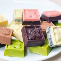 Chocolat en vrac de qualité supérieure pour les cadeaux et la vente au détail - Barres de chocolat noir/au lait/blanc