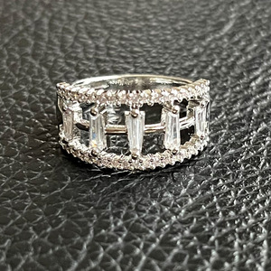 Anillo de Cóctel Geométrico F1594 para Mujer, con Circonita Cúbica Creada en Laboratorio, Corte Esmeralda, Engaste Pavé, Anillos de Moda para Boda - Product Image 4