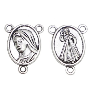 Plata antigua Divina Misericordia Hermana Faustina Rosario Centro de mesa Medalla de metal religioso Técnica de fundición y chapado - Product Image 1