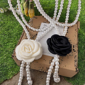 Collar de cadena para mujer con flor de camelia de tela vintage, perlas de imitación y cuentas de aleación, diseño de rosa linda - Product Image 2