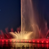 Fontaines musicales pour grands projets, installation en lac, équipement pour événements urbains, spectacle d'éclairage musical et d'eau, fontaine flottante