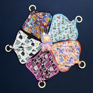 竹纤维毛绒玩具神秘盒卡通人物竹纤维口水巾带可爱人物图案毛绒玩具 - Product Image 2