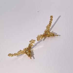 ต่างหูทรงกลมแบบคลาสสิกทันสมัยสำหรับผู้หญิงจาก TIanyu Gems ทำจากทองเหลืองชุบทอง ประดับด้วยเพชรคิวบิกเซอร์โคเนียสีขาวรูปดาว - Product Image 4