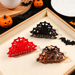 Pinza de Pelo Acrílica con Diseño de Telaraña de Halloween, Negra, Hueca y Tallada, con Agarre Seguro y Fuerte para Mujeres y Niñas - Product Image 2