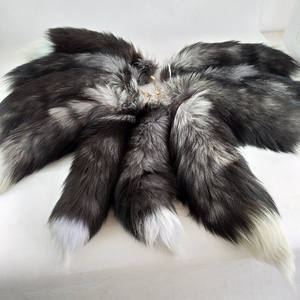 Llavero de Piel de Zorro Azul Natural Curtida Genuina, Cola de Zorro Café, Anillo para Llaves, Cola de Zorro de la Isla Dorada, 40-45 cm - Product Image 2