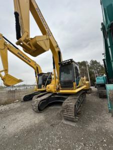 รถขุดตีนตะขาบ Komatsu PC200 มือสอง น้ำหนัก 12.5 ตัน พร้อมเครื่องยนต์และมอเตอร์ สภาพดี ขายในราคาถูก - Product Image 2