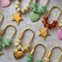 Trendy handgemaakte acryl kralen tasbedel 2026, gepersonaliseerde U-vormige karabijnhaak tas hanger accessoire, schattige fruit tasbedels