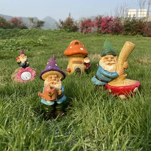 Wholesale Custom Resin Garden Gnome Decor Poly Resin Dwarf Garden Decoration Cartoon Funny Design For Outdoor Decor