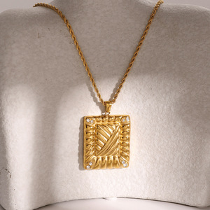 Entrega rápida Mulheres Jóias 18K Banhado A Ouro Jóias De Aço Inoxidável Gemstone Pingente De Jóias