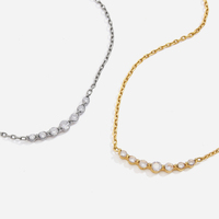 Kalung Choker Wajah Tersenyum Warna Perak dari Baja Anti Karat J&D Jewelry dengan Zirkonia Putih Bulat untuk Wanita, Perhiasan Anti Kusam