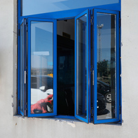 Puertas y Ventanas Plegables de Aluminio Modernas Personalizadas con Doble Vidrio Impermeable para Entrada, Uso en Hoteles y Exteriores