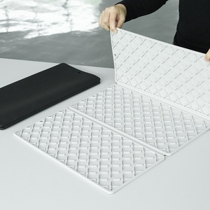Classic Style High-Temperature Triple-<b>Folding</b> Drain Food Grade Silicone Reusable <b>Kitchen</b> Mat Non-Slip <b>Table</b> Bar Oven Padded Pads - Product Image 4