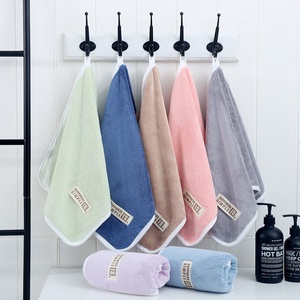 Serviette unie en velours corail pour hommes et femmes, style adulte, épaisse, douce, absorbante, sans peluches, pour le lavage du <span class=keywords><strong>visage</strong></span>, usage domestique, vente en gros - Product Image 3