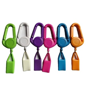 Portacredenciales Retráctil Personalizado para Exteriores con Clip Metálico - Regalo Promocional Colorido para Senderismo y Trabajo - Product Image 2