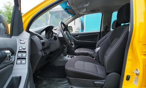Camioneta Eléctrica ISUZU D-MAX, Tipo Camper, Automática, Volante a la Izquierda, Interior Oscuro, Motor Turbo, Asientos de Cuero, Emisión Euro IV, 2025 - Product Image 3
