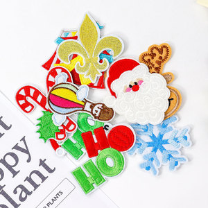 Parches navideños pequeños de moda Santa Gingerbread Man Elk Iron Bordado Sombrero Parches Tela Bolsa de Navidad Decoración PVC <span class=keywords><strong>HoHoHo</strong></span> - Product Image 2