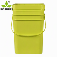 Seau carré en plastique de 5 gallons (20 litres) de qualité alimentaire avec couvercle et poignée