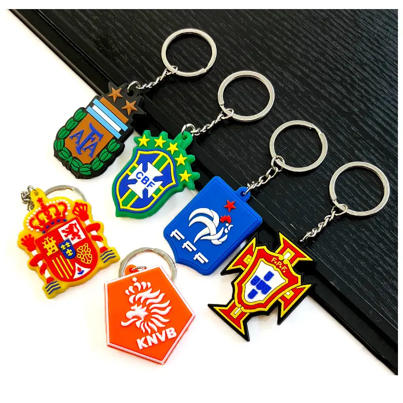 מכירה לוהטת כדורגל צוות מועדון תליון קסם Keyring מזכרות המדינה דגל כדורגל כדור גומי Pvc KEYCHAIN