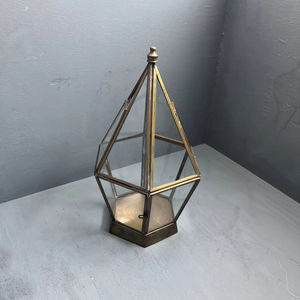 โคมไฟตกแต่งทำจากทองเหลืองและแก้ว ดีไซน์งานฝีมือ สำหรับตกแต่งบ้าน น้ำหนักเบา ปลอดสารพิษ คุณภาพสูง ผลิตในอุตรพัฎฐ์ - Product Image 1