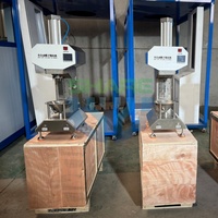 Machine voor het pellen van groene kokosnoten