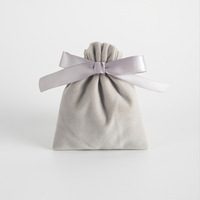 Pochette à bijoux en velours avec cordon de serrage, petit sac cadeau en velours doux pour le rangement et l'emballage de colliers, boucles d'oreilles et bagues