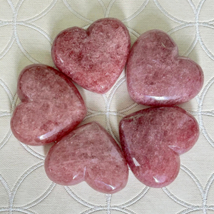 Vente en gros de pierres de quartz fraise en forme de cœur, pierres naturelles polies pour la décoration intérieure et les cadeaux de fêtes - Product Image 1