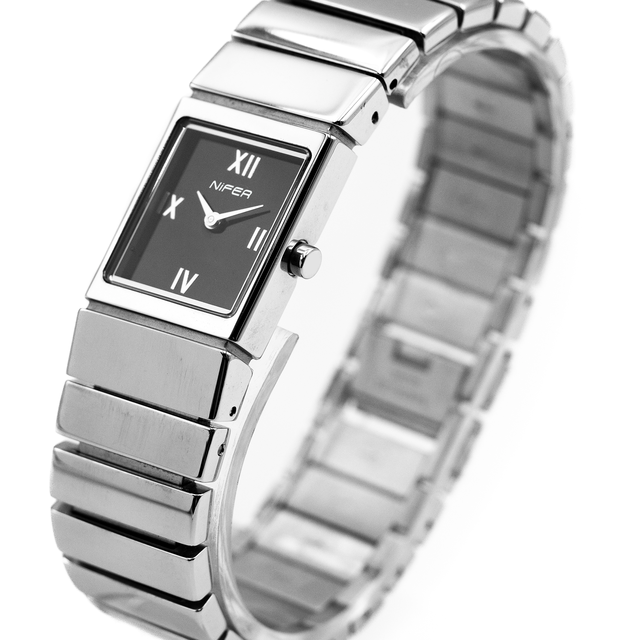 A Quartz Watch with a Simple and Elegant Design Suitable for Daily Wear and Various Occasions It Has a Modern Minimalist Design