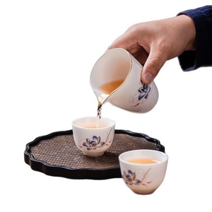 Service à thé en céramique de Jingdezhen, coffret cadeau, service à thé Kung Fu, service à thé en jade mouton, tasses à thé pour bureau, vente en gros, personnalisation du motif et du logo - Product Image 5