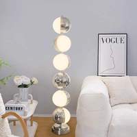 Lampadaire LED contemporain avec abat-jour en verre, base en métal, intensité réglable, interrupteur au pied, pour salon