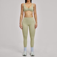 Ensemble de yoga 2 pièces pour femmes, coupe ajustée, couleur unie violette, soutien-gorge de sport super doux, leggings taille haute, vente en gros, gym, fitness pour femmes