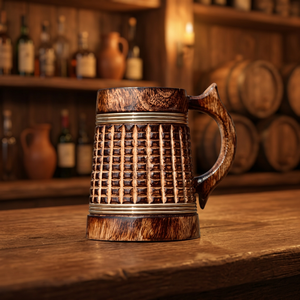 Mug en bois style vintage, accessoire de bar classique, réutilisable avec poignée, design rustique, gravure personnalisée, objet de collection pour la bière - Product Image 1