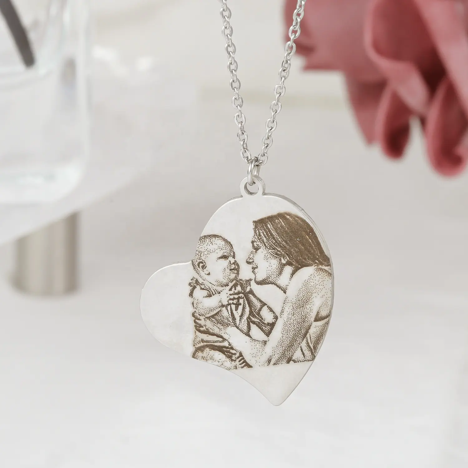 New Trend Engraved Heart Picture Jewelry Personalized Custom Photo Necklace For Anniversary Gifts