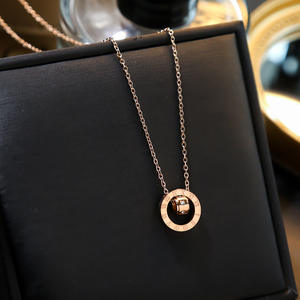 Kalung Liontin Desain Klasik Merek Terkenal untuk Wanita Kalung Wanita Baja Tahan Karat Perhiasan Mewah Wanita Kualitas Terbaik - Product Image 2